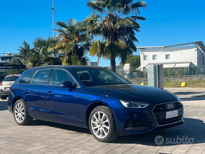Audi A4 Avant 2022 photo 2