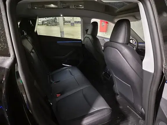Tesla Model Y 2025 photo 5