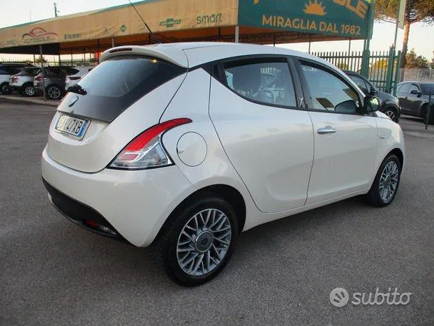 Lancia Ypsilon 2011 photo 4
