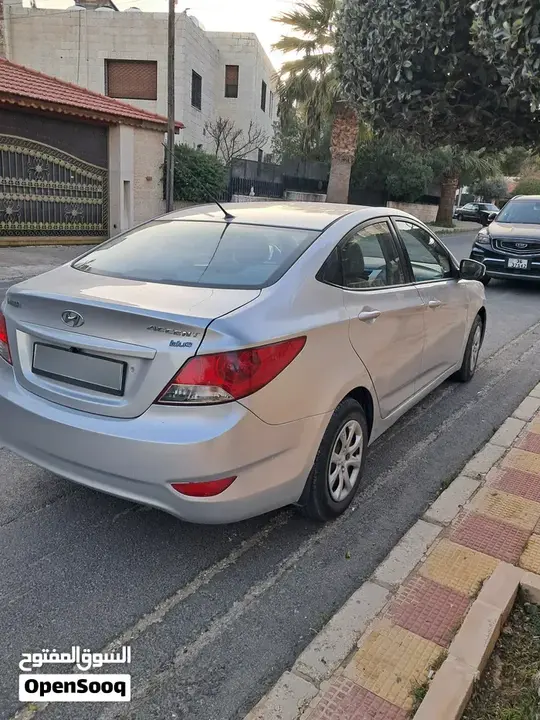 Hyundai Accent 2011 photo 4