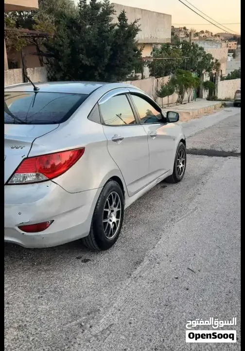 Hyundai Accent 2011 photo 3