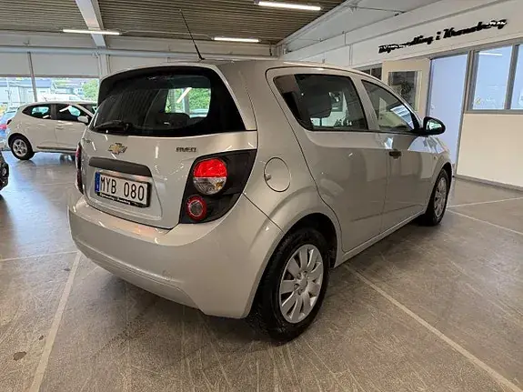 Chevrolet Aveo 2012 photo 3