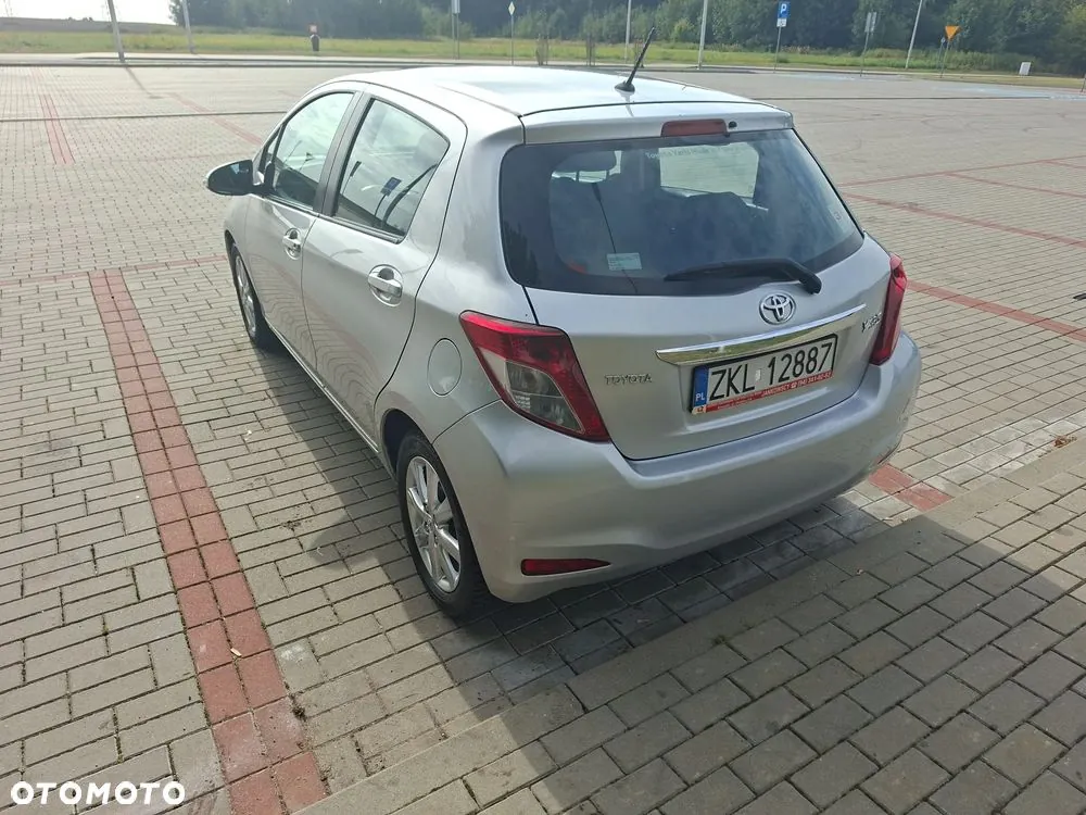 Toyota Yaris 2013 photo 5