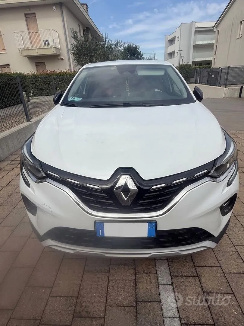Renault Captur 2023 photo 2
