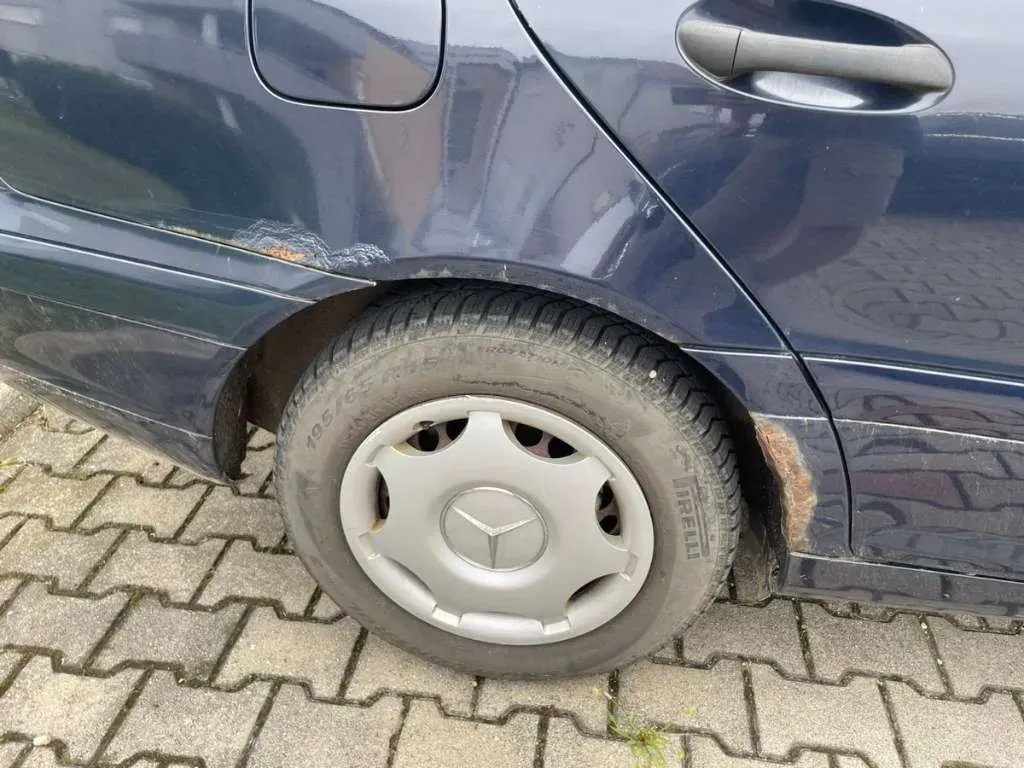 Mercedes-Benz C-Class 2000 photo 2