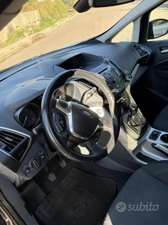 Ford C-Max 2010 photo 2