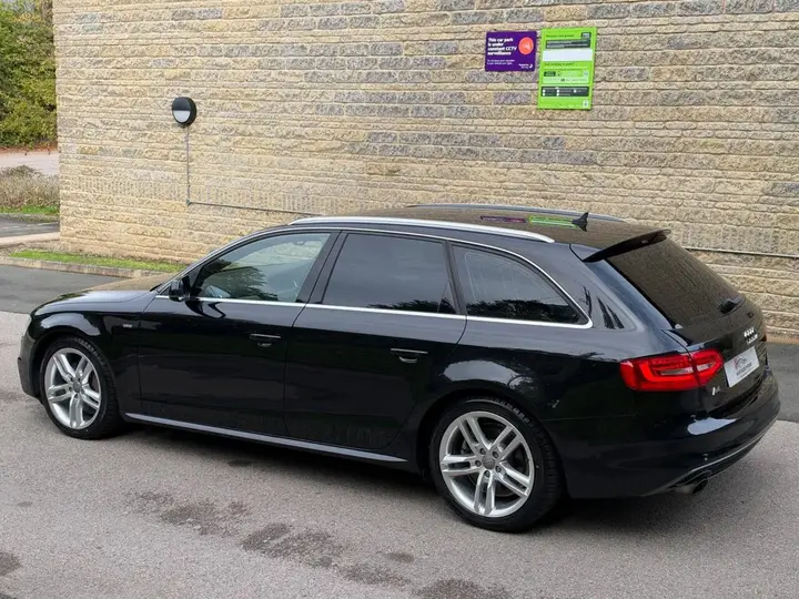 Audi A4 Avant 2013 photo 4