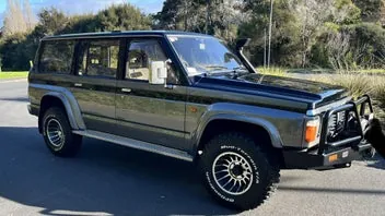 Nissan Safari 1990 photo 2