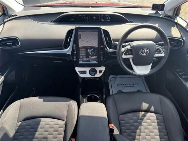 Toyota Prius Phv 2017 photo 3