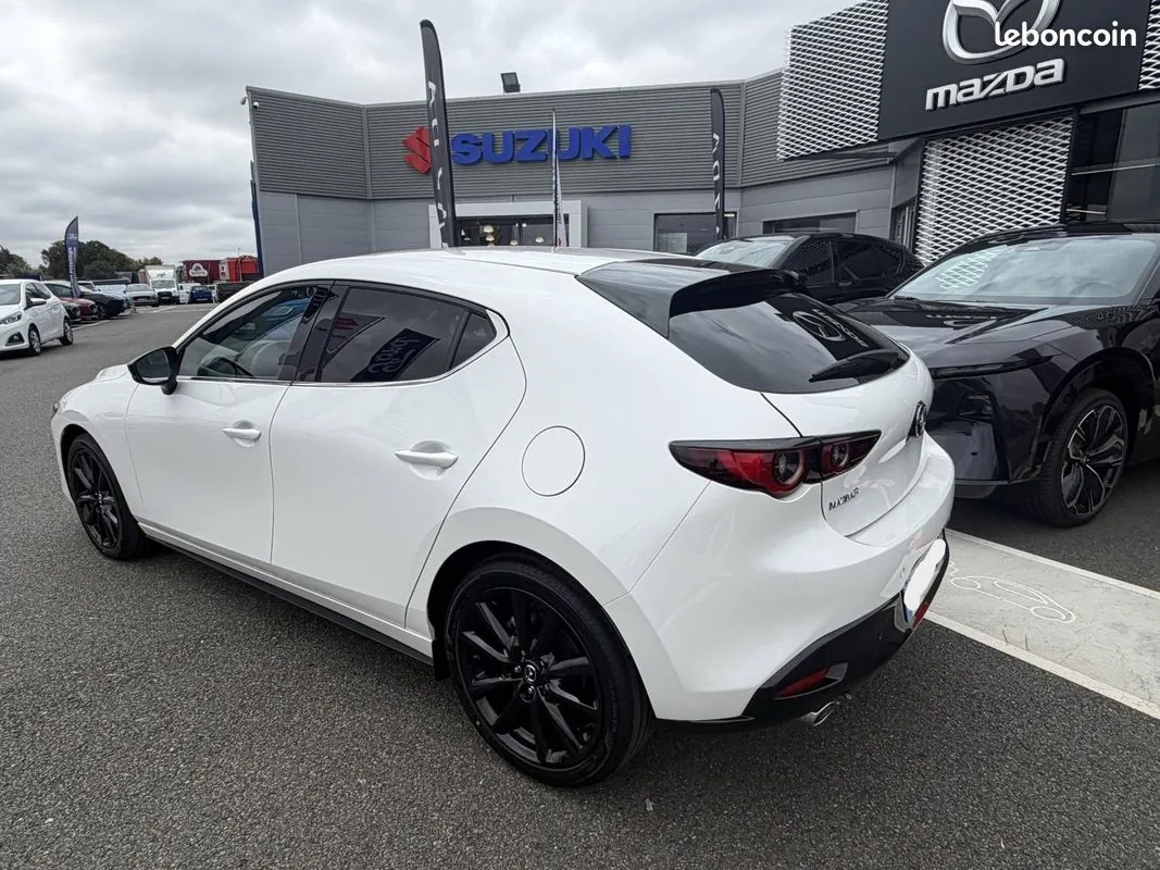 Mazda 3 2027 photo 3