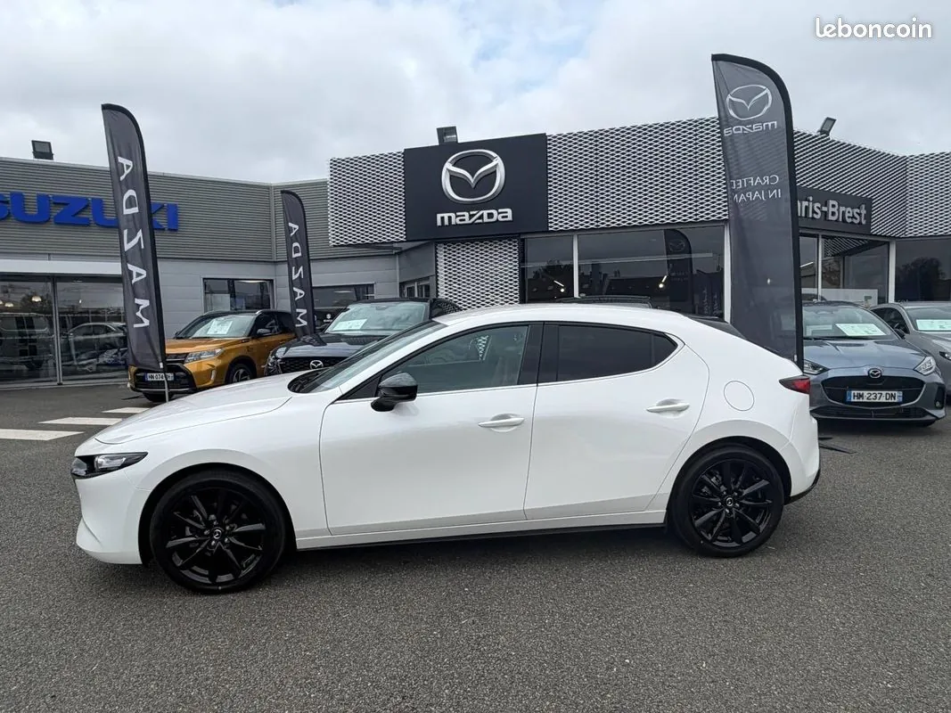Mazda 3 2027 photo 2