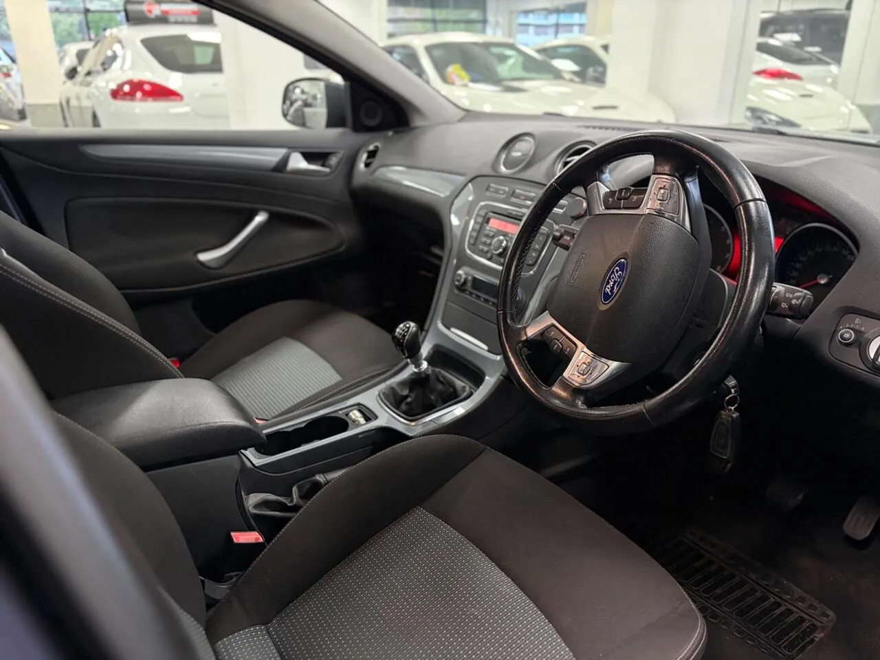 Ford Mondeo 2011 photo 2