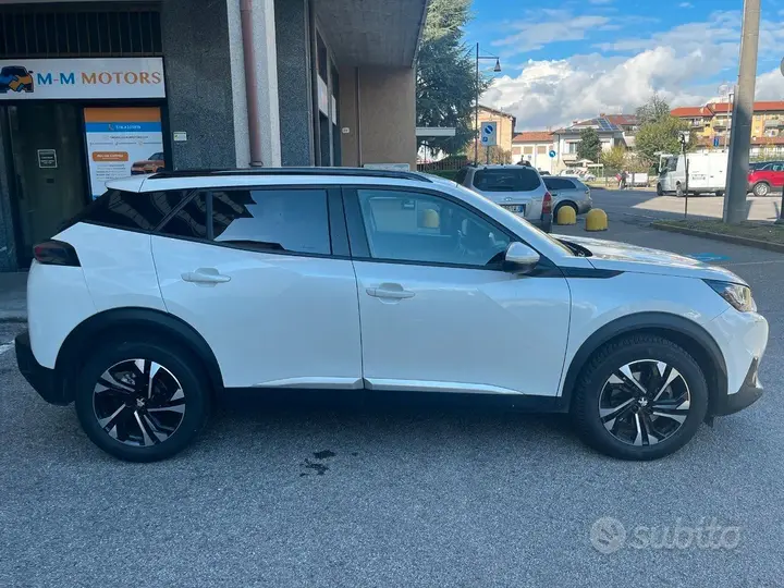 Peugeot 2008 2020 photo 4