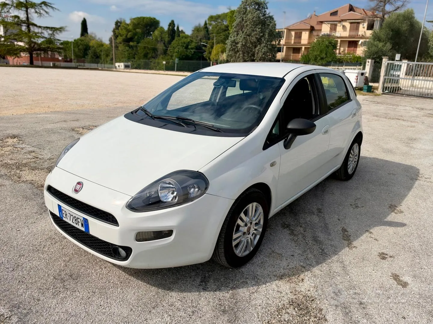 Fiat Punto 2014 photo 3