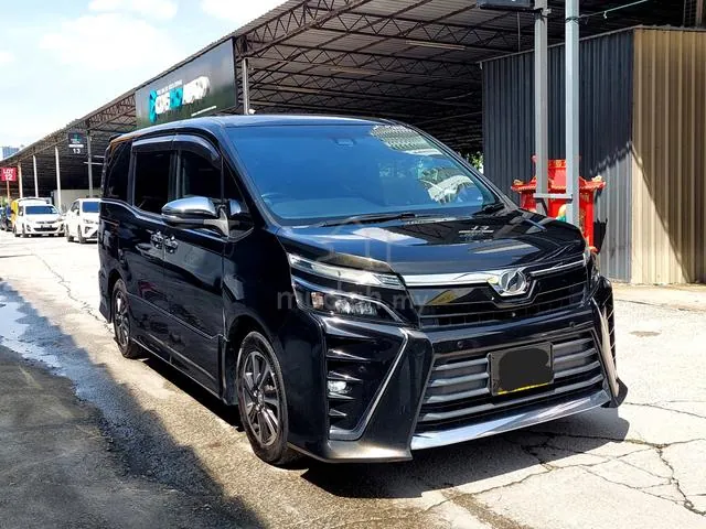 Toyota Voxy 2.0 Zs