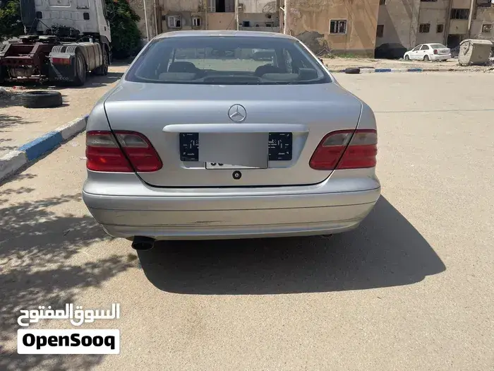 Mercedes-Benz Clk-Class 2002 photo 4