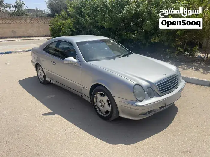 Mercedes-Benz Clk-Class 2002 photo 2