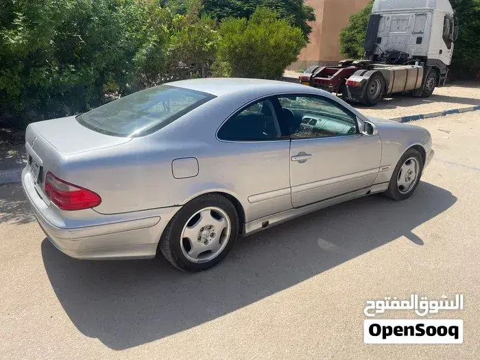 Mercedes-Benz Clk-Class 2002 photo 3