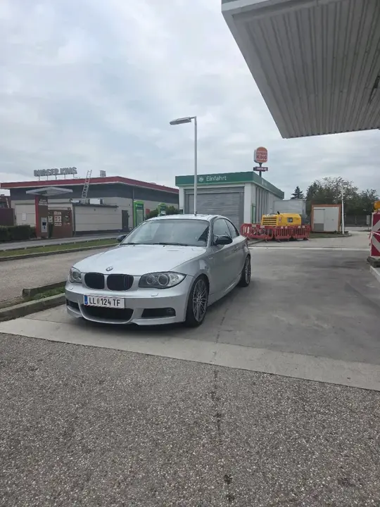 BMW 1 Series 2008 photo 2