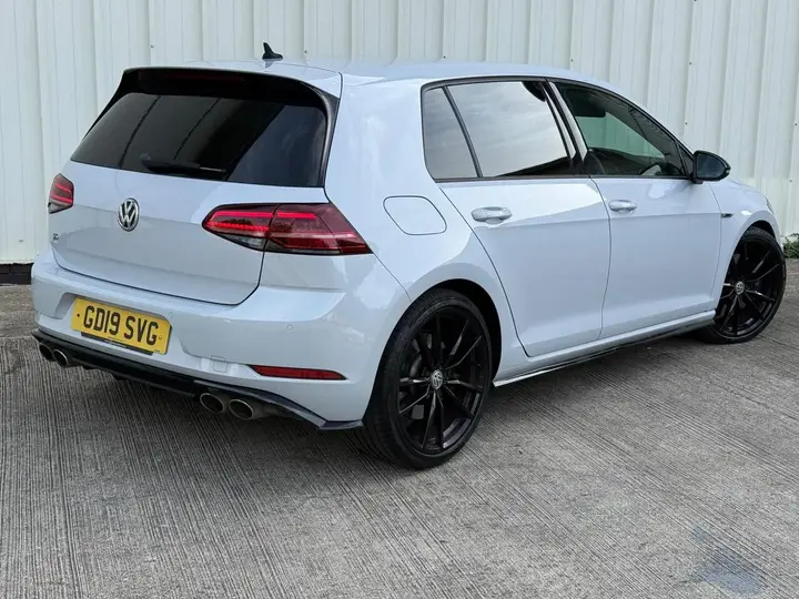 Volkswagen Golf 2019 photo 2