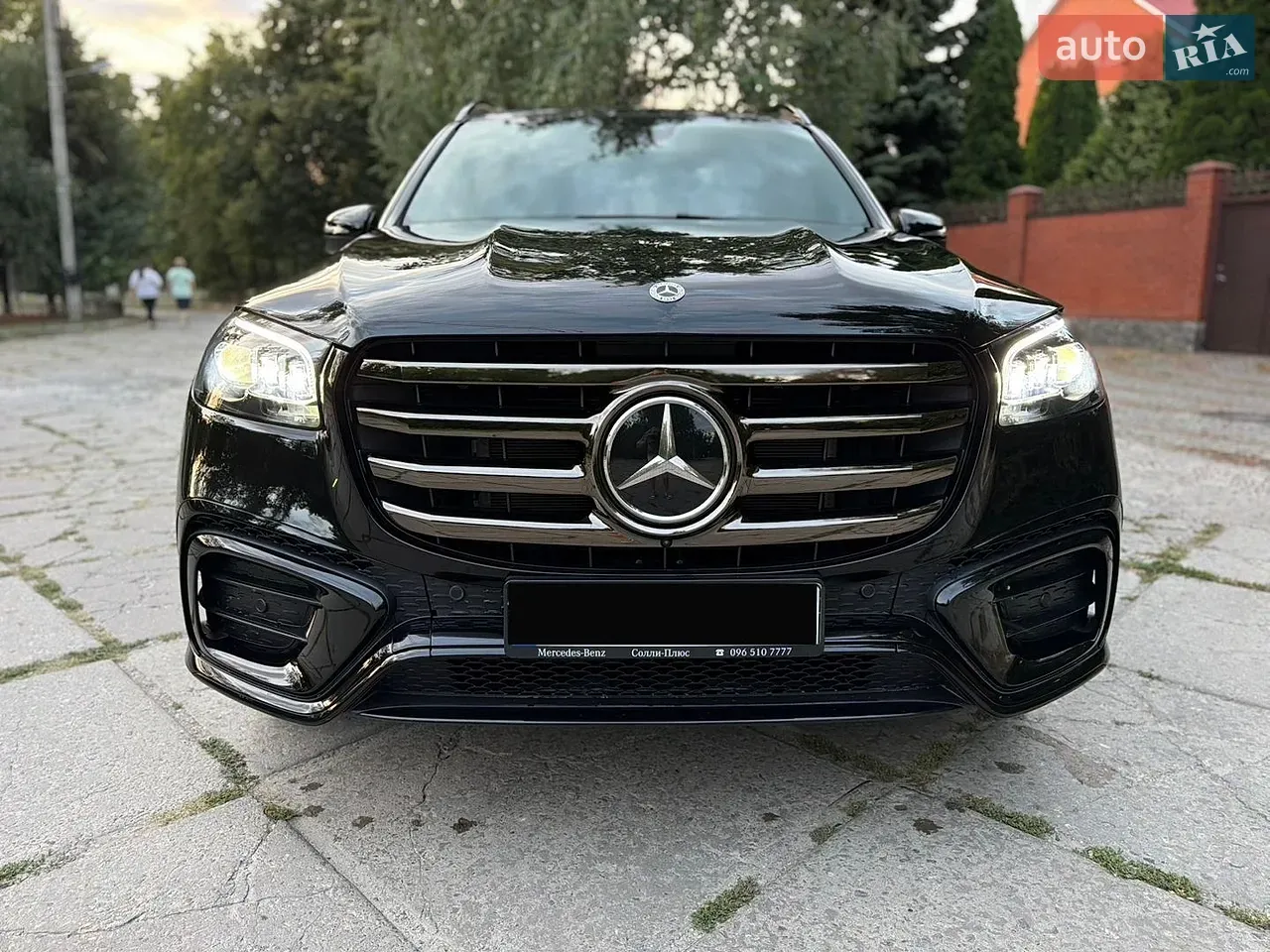 Mercedes-Benz Gls-Class 2024 photo 4