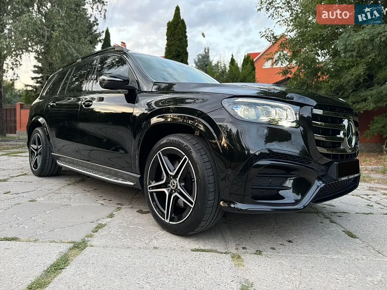 Mercedes-Benz Gls-Class 2024 photo 3