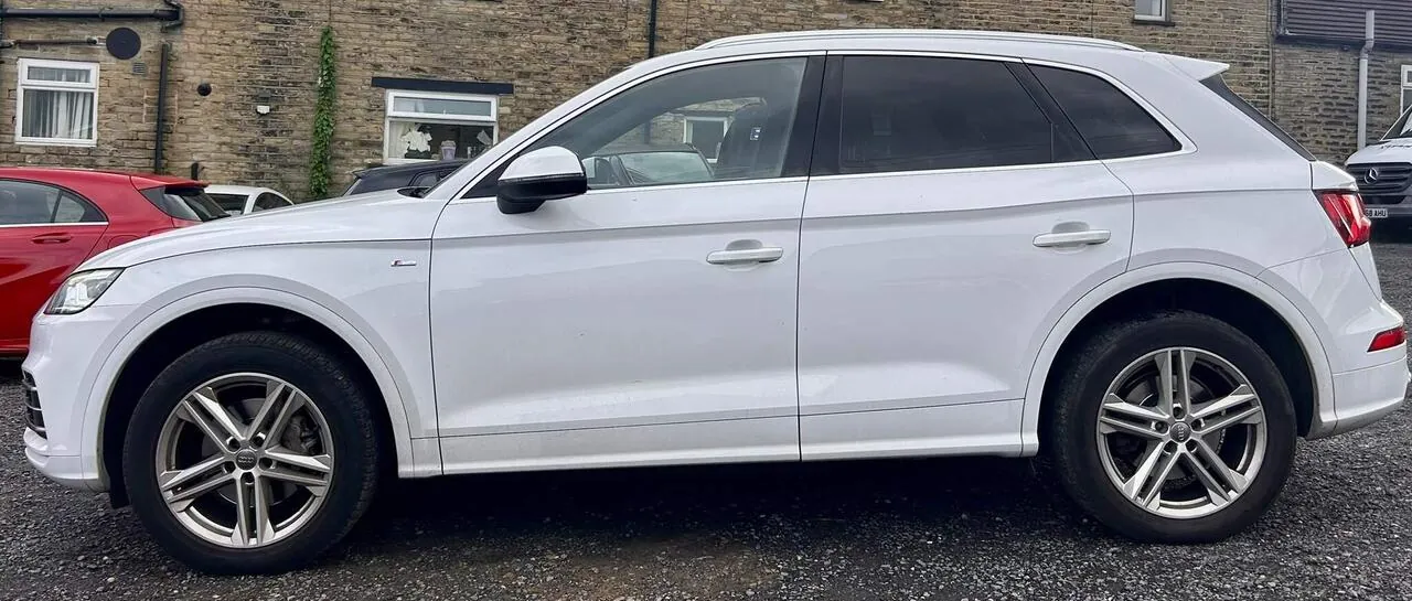 Audi Q5 2019 photo 2