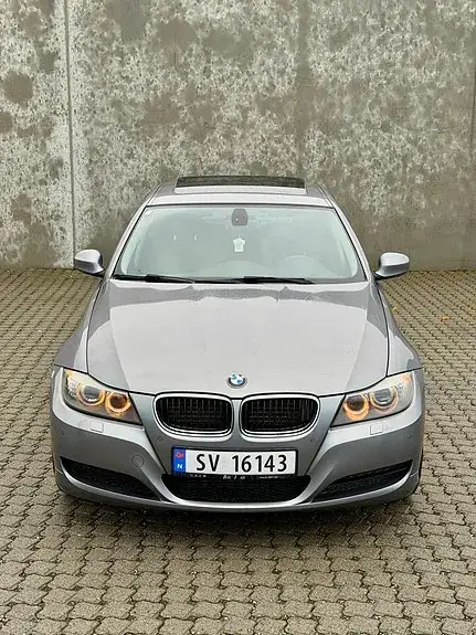 BMW 316D 2010 photo 3