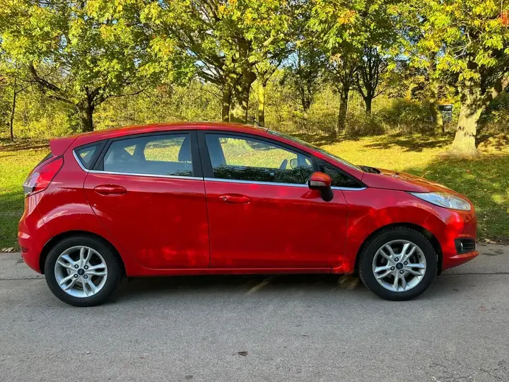 Ford Fiesta 2014 photo 3