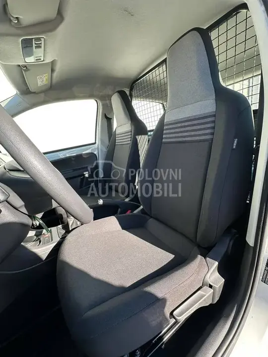 Volkswagen Up 2023 photo 4
