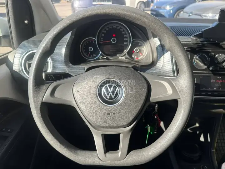Volkswagen Up 2023 photo 5