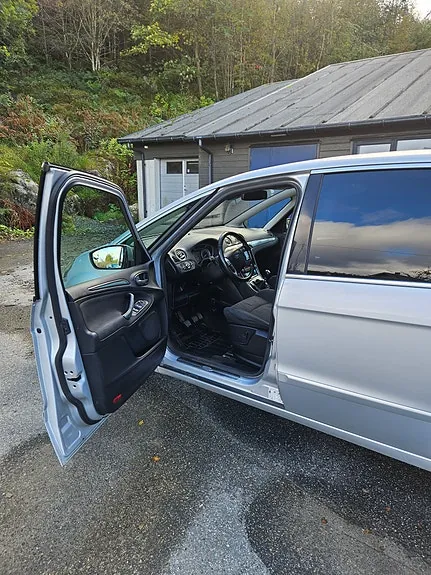 Ford S-Max 2010 photo 5