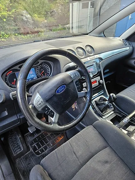 Ford S-Max 2010 photo 3