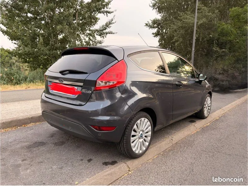Ford Fiesta 2010 photo 2
