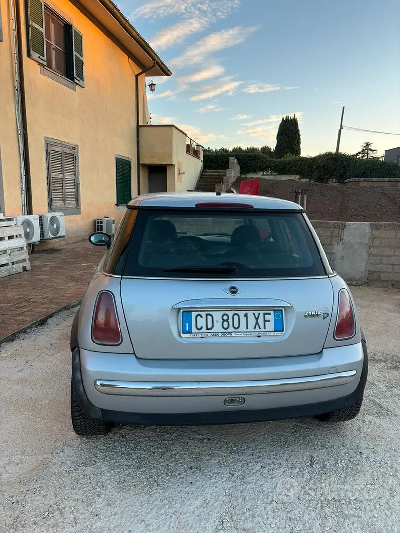 Mini One 2004 photo 4