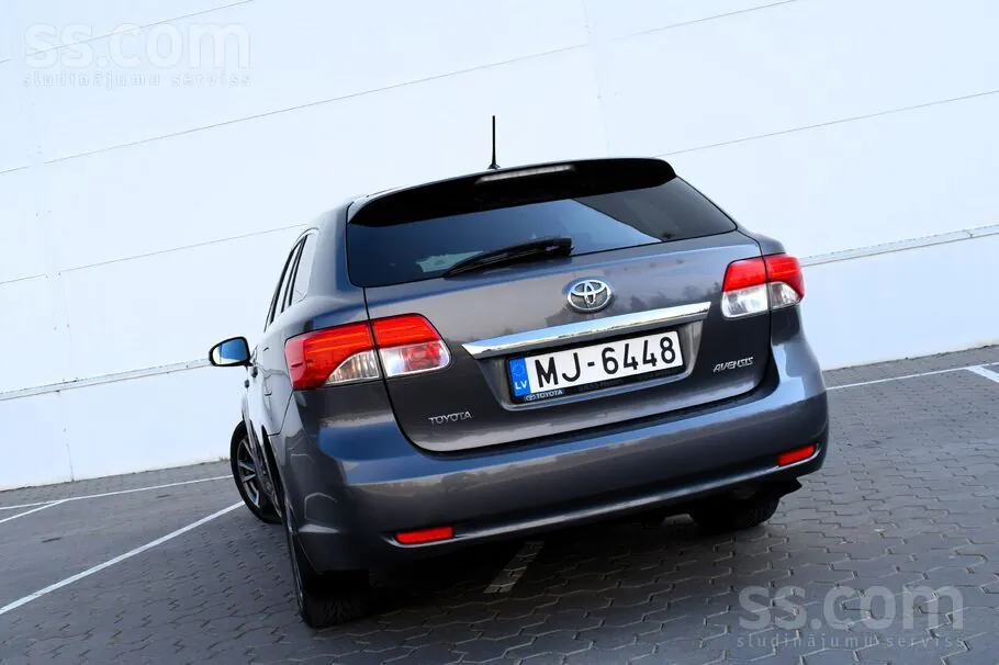 Toyota Avensis 2013 photo 3