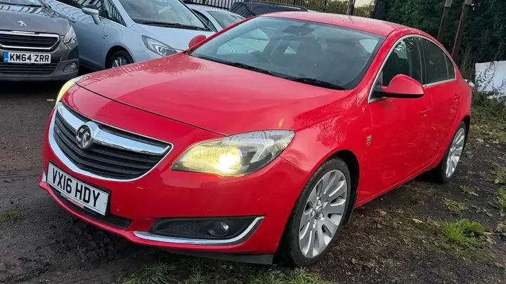 Vauxhall Insignia 2016 photo 2