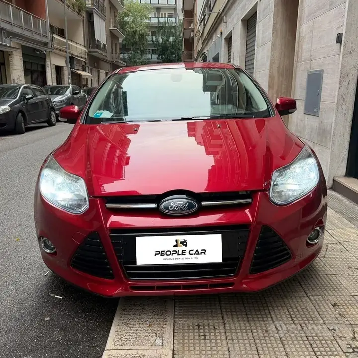 Ford Focus 2011 photo 2