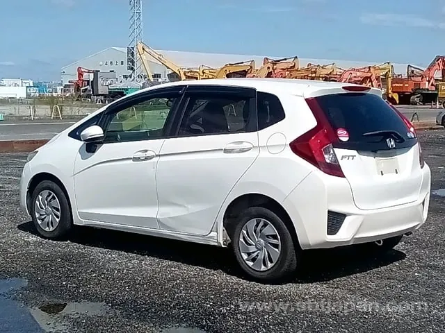 Honda Fit 2016 photo 3