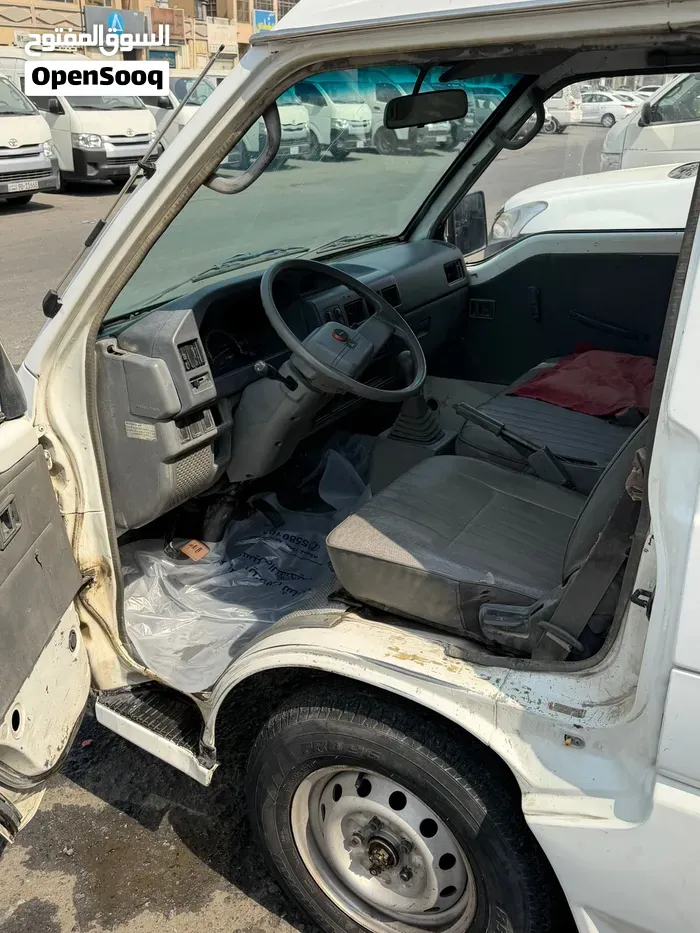 Mitsubishi L300 2013 photo 3