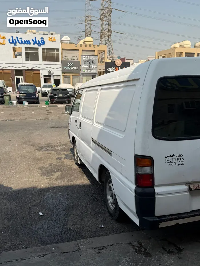 Mitsubishi L300 2013 photo 2