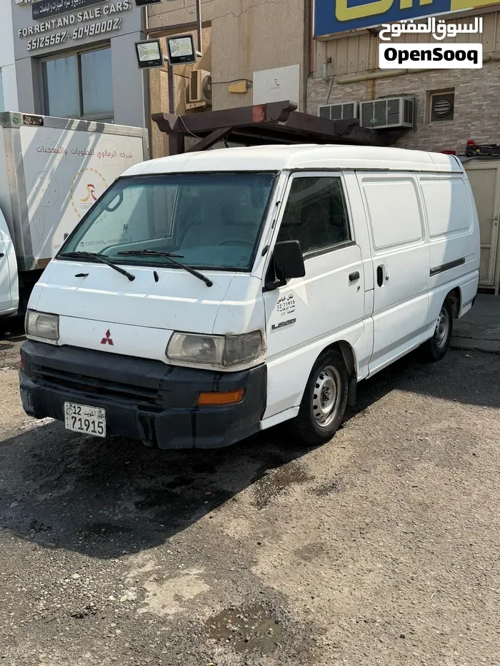 Mitsubishi L300