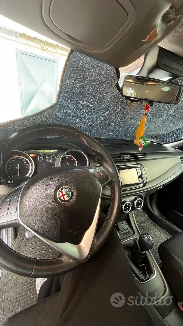 Alfa Romeo Giulietta 2014 photo 3