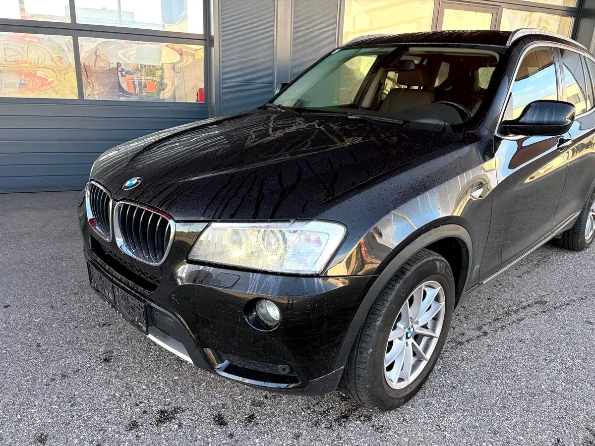BMW X3 2011 photo 2