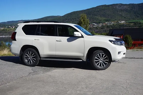 Toyota Land Cruiser 2023 photo 5