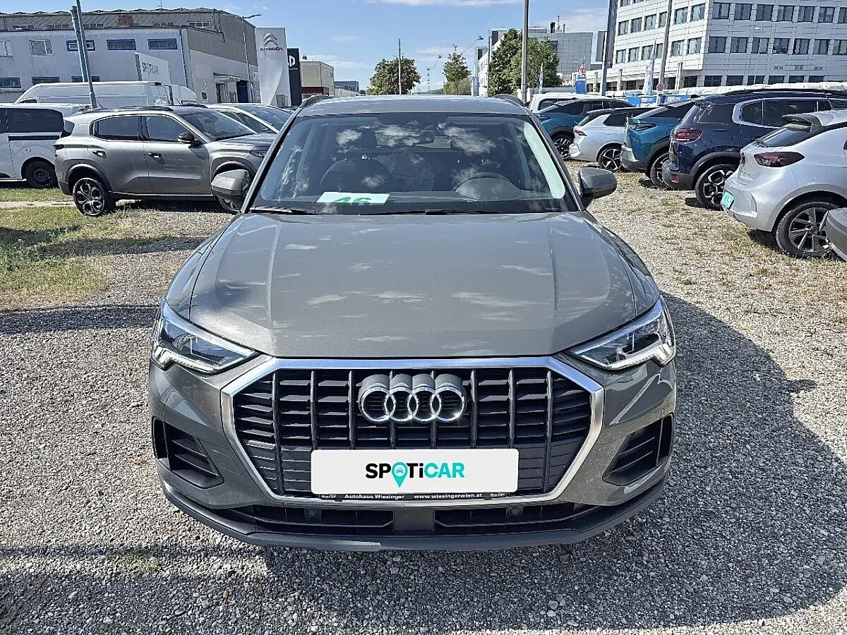 Audi Q3 2020 photo 2