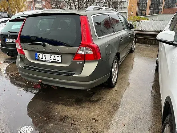 Volvo V70 2011 photo 2