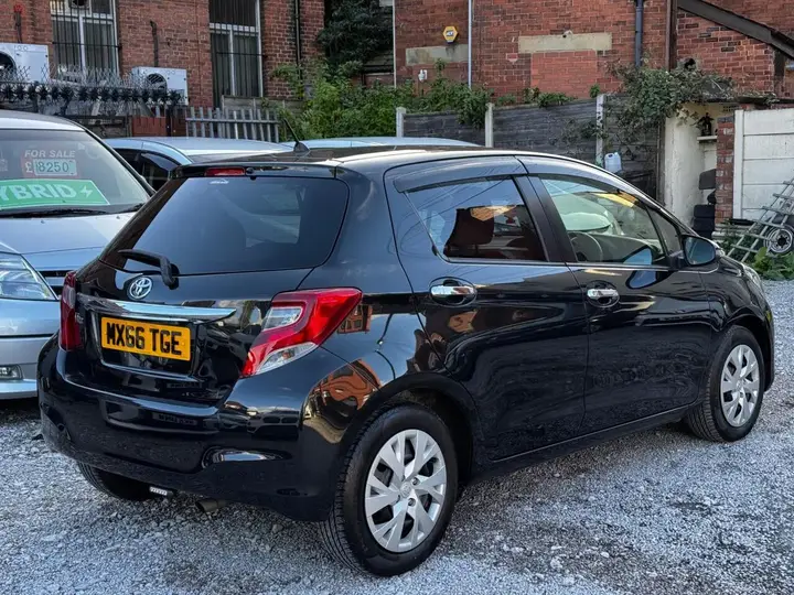 Toyota Yaris 2016 photo 4