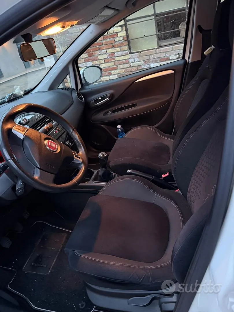 Fiat Punto 2013 photo 4