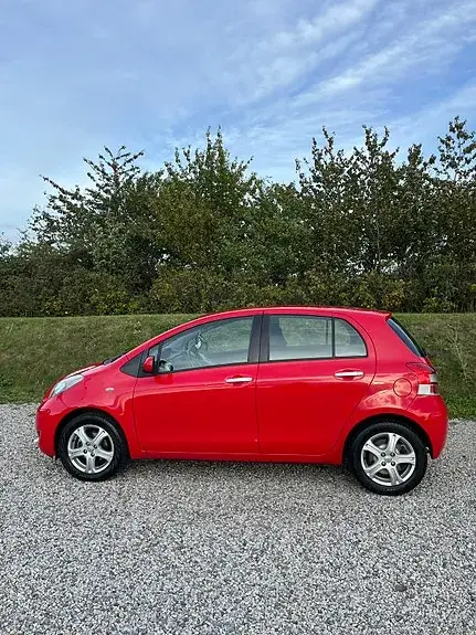 Toyota Yaris 2010 photo 4